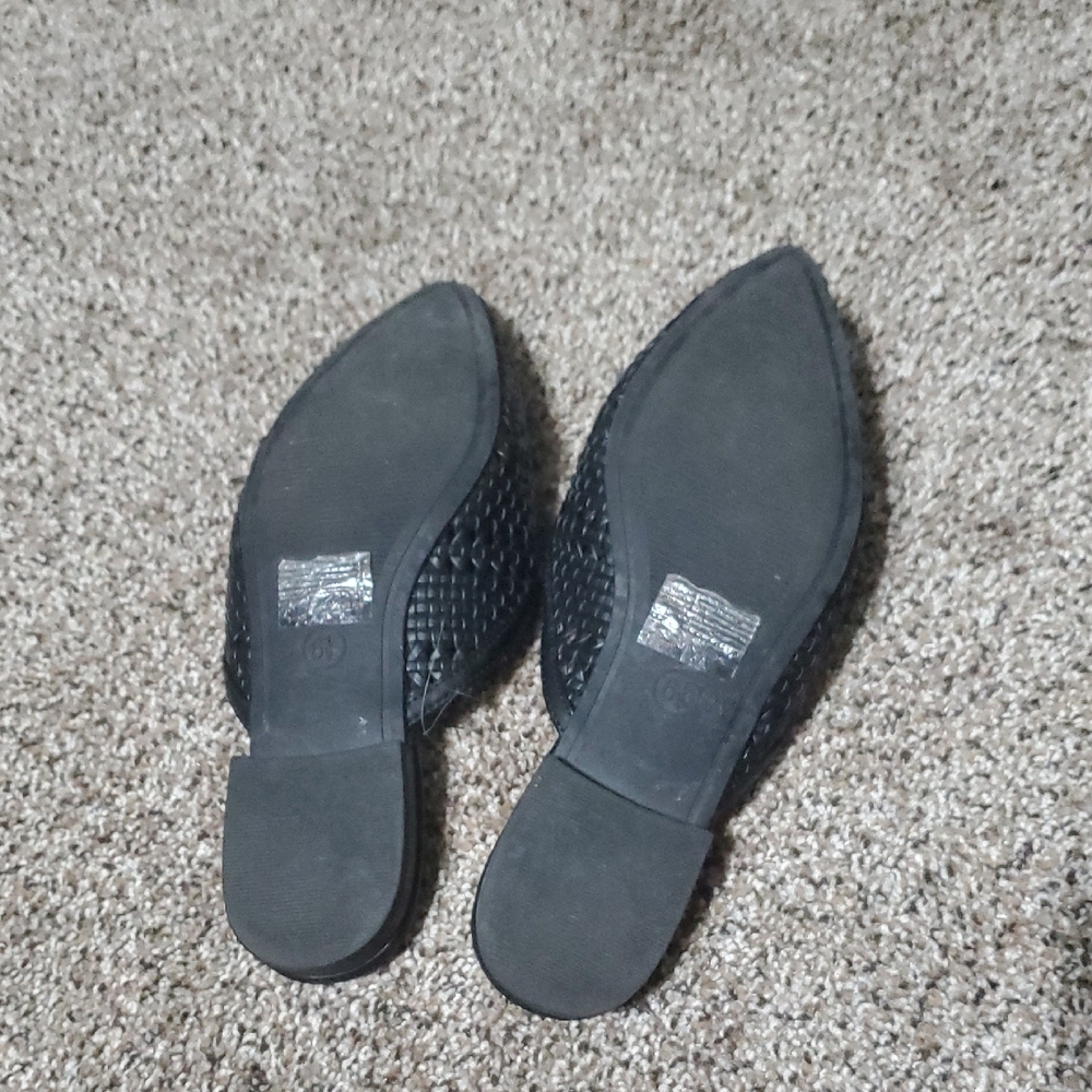 Universal Thread Black Pointed-Toe Mules - image 5